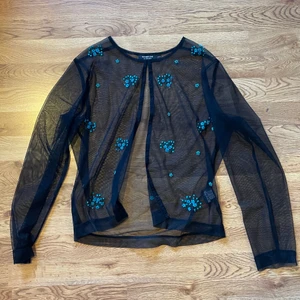 Meshtopp - Söt meshtopp / kofta💘 passar som topp själv eller som kofta över! Frakt tillkommer🍀