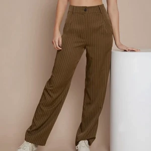 Byxor från Shein - Säljer dessa byxor som jag köpt från Shein. För långa för mig som är 158 cm lång. Skriv privat för mer information