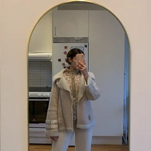 Höstjacka 100kr  - Ljus beige/rosa jacka i storlek S från Forever21. I använt skick men fin! 