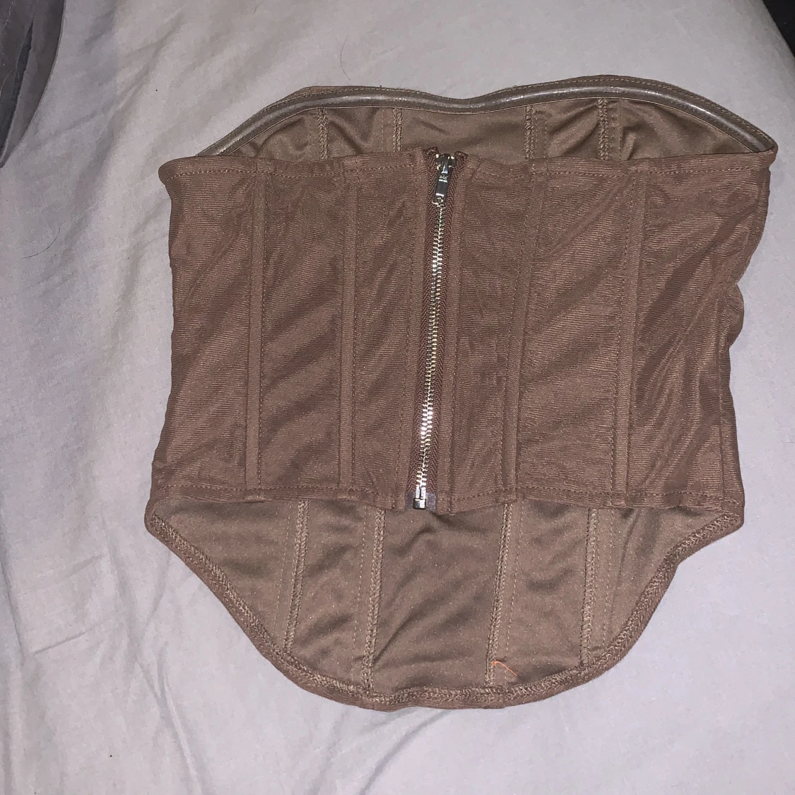 Brun topp från Missguided strl 38