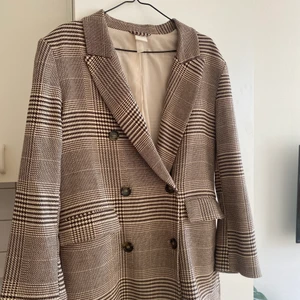 Rutig kavaj - Rutig oversize kavaj från Hm storlek 36