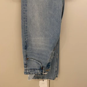 Zara jeans - Så populära zara jeans i ljusblå !! As snygga och helt nya !!💓💓