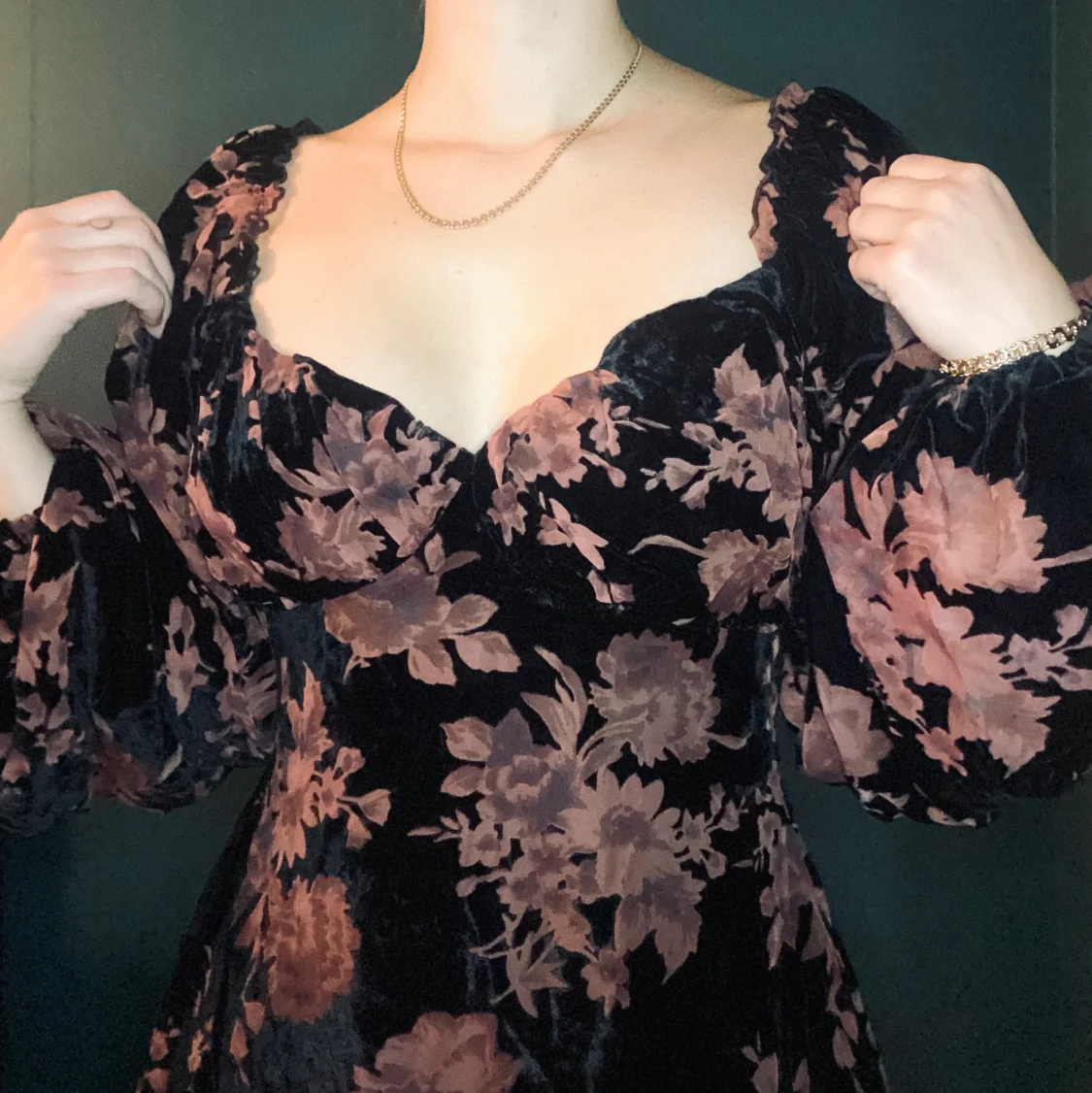 Blommig klänning sammet - 90