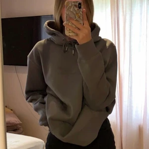 Hoodie från Hm  - Fin Hoodie från H&M köpt i slutet av augusti. Aldrig använd 💓 köpt på herravdelningen för 300kr