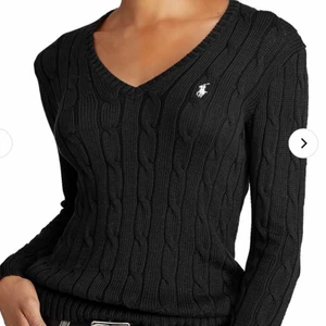 Ralph Lauren - Säljer min Ralph Lauren tröja. Ej använd mycket alls, nyskick. Köpt för ca 1300kr. Passar även strl S 🌸