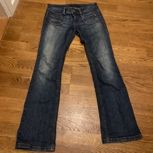 Jeans - Blåa bootcut jeans från märket Only. Jag brukar ha storlek S och är 168cm💞