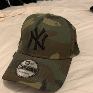 Camouflage keps/ NY yankees - Aldrig använd camouflage keps i nyskick [60kr+frakt]