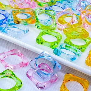 Acrylic rings  - Transparenta akrylringar i olika färger. Super söta vintage och färgglada ringar. • Storlek ca 17,7 mm i diameter och 6 mm tjock. 15kr/st eller 3st för 45kr. • helt nya och oanvänt ringa. • köp via webbsidan/Web köp att för ett gåva på ditt beställning. 