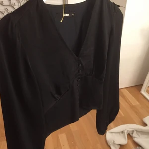 Snygg bikbok blus - Fin blus från bikbok oanvänd, köparen står för frakten