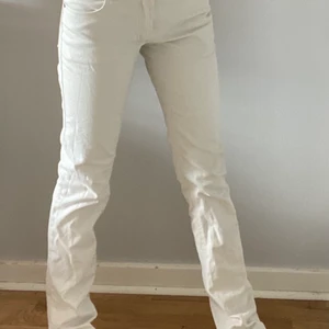 vita jeans  - vita jeans , utsvängda 🤍 toppenskick 