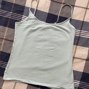 Linne - Gillar inte linnen, fått av en kompis. Aldrig använd