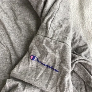 Tröja - Säljer min snygga men gamla tröja:)