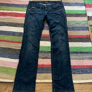 Low waisted jeans - Low waisted jeans det står att det kommer från killah 
