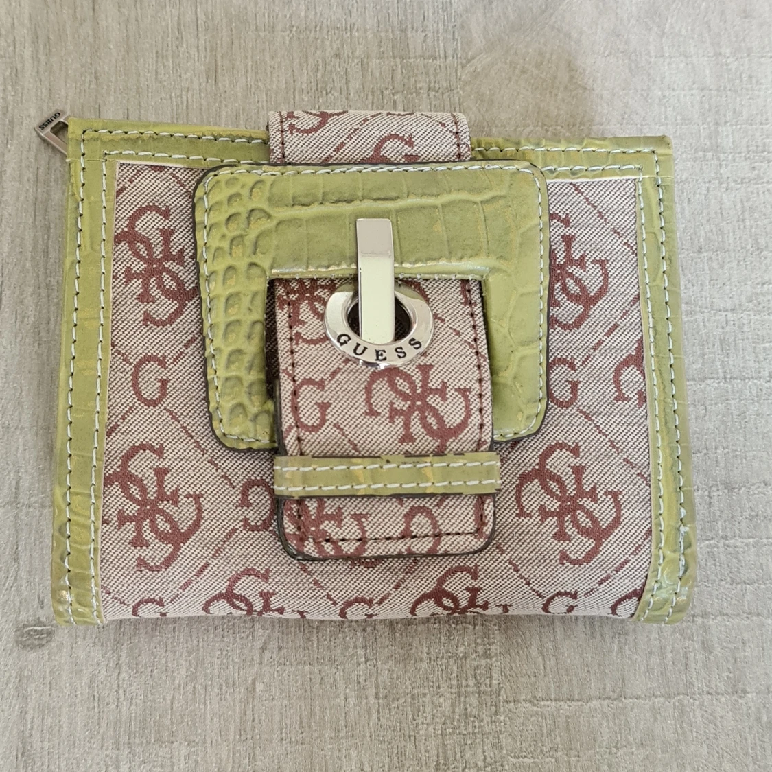 Guess plånbok 