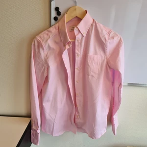 Helt ny Gant skjorta!  - En oanvänd gant-skjorta som jag köpte men inte fått tillfälle att använda! Strl 36! 