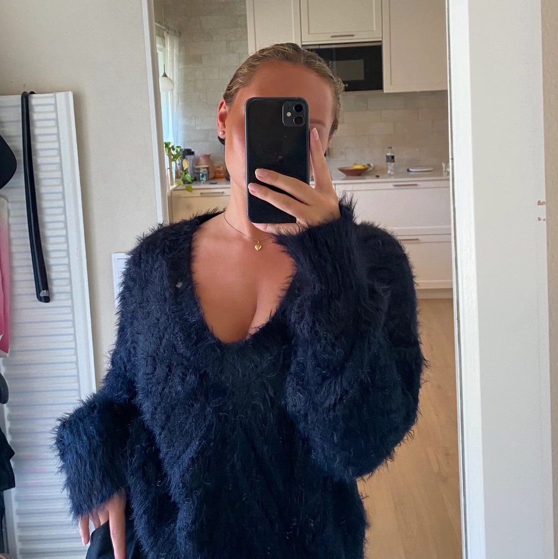 Svart stickad tröja i strl M