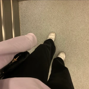 Levis High loose - Trainwreck - Använd men fint skick! Strl 29 men passar 30 med! Långa, helvida jeans.