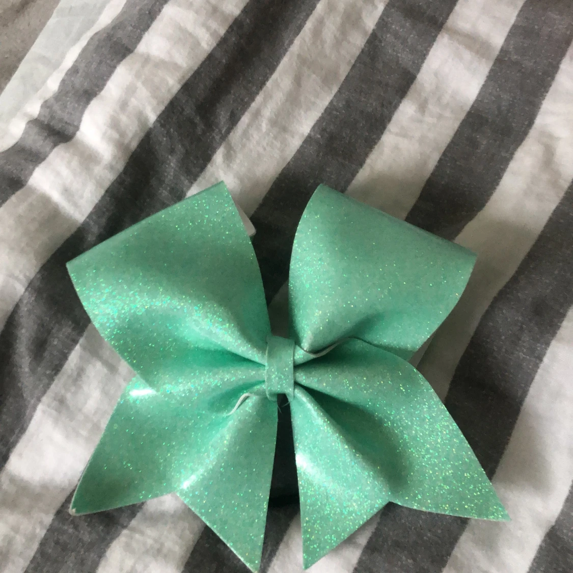 cheerleading bow att ha i håret