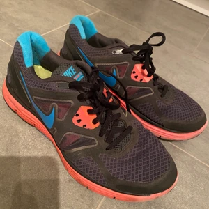 Träningsskor nike - Träningsskor från Nike strl 40