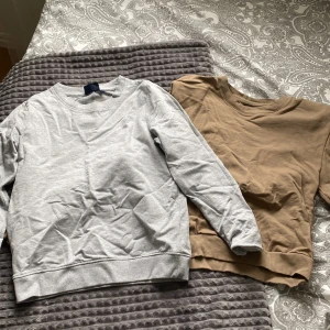 Sweatshirt - 100 kr för båda. Grå str S | Beige str XS🥰