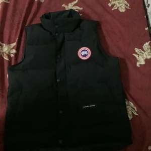 Canada Goose Väst - Helt ny har haft den några dagar