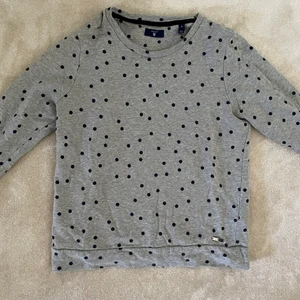 Gant sweatshirt  - Jätte fin sweatshirt från gant! Knapp använd så dem är som ny! 
