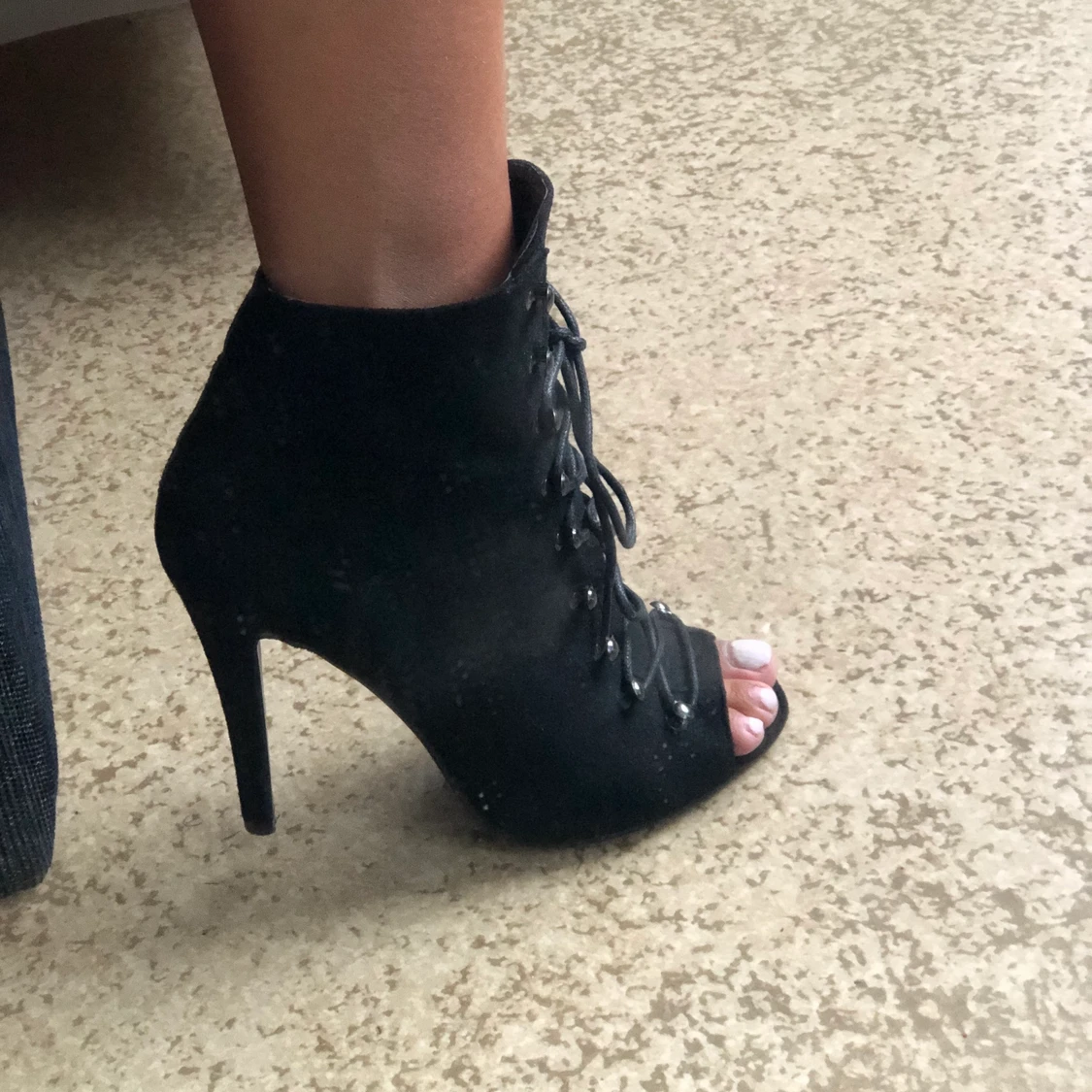 Svarta klackskor i mockaimitation👠 - 90