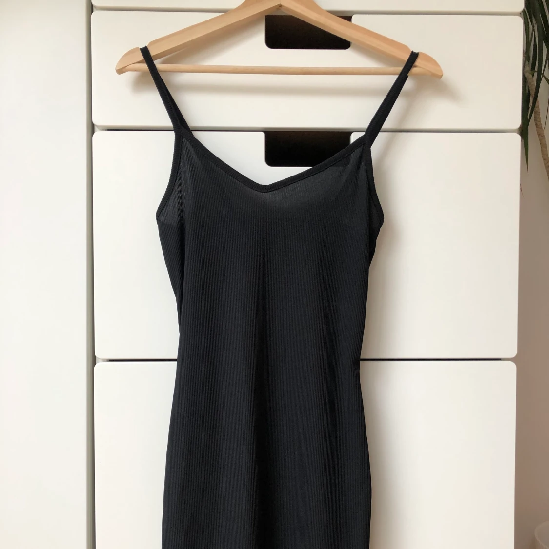 Svart basic klänning