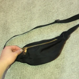 Midjeväska - Midjeväska från asos, använd en gång så är i bra skick. 