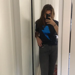 Cool tröja från Zara - En tröja som går att byta färg på blixten!