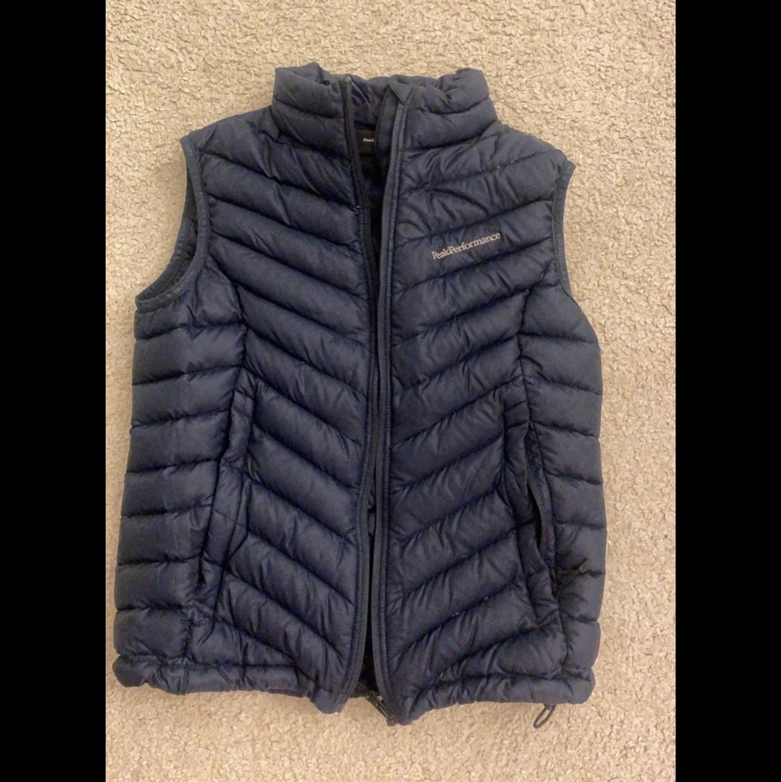 Peak performance väst stolek S
