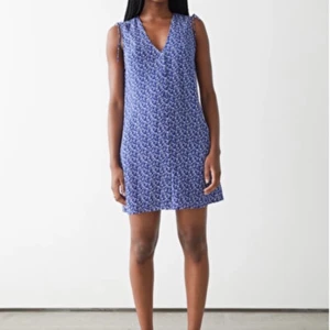 Sleeveless Printed Mini Dress - Använt engång! 