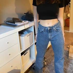 Jeans från Weekday i modellen ”voyage”💓💓 fint skick 
