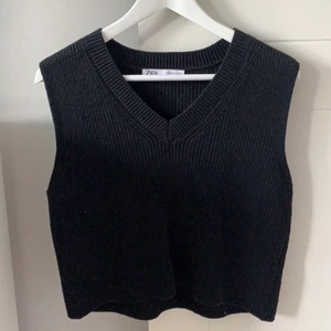 Jättefin väst - Säljer denna jättefina väst då den inte kommer till användning!💞 