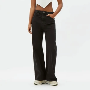 Jenas  - Säljer ett par jenas som inte kommer till användning. Skriv privat för mer bilder W: 24 L:34