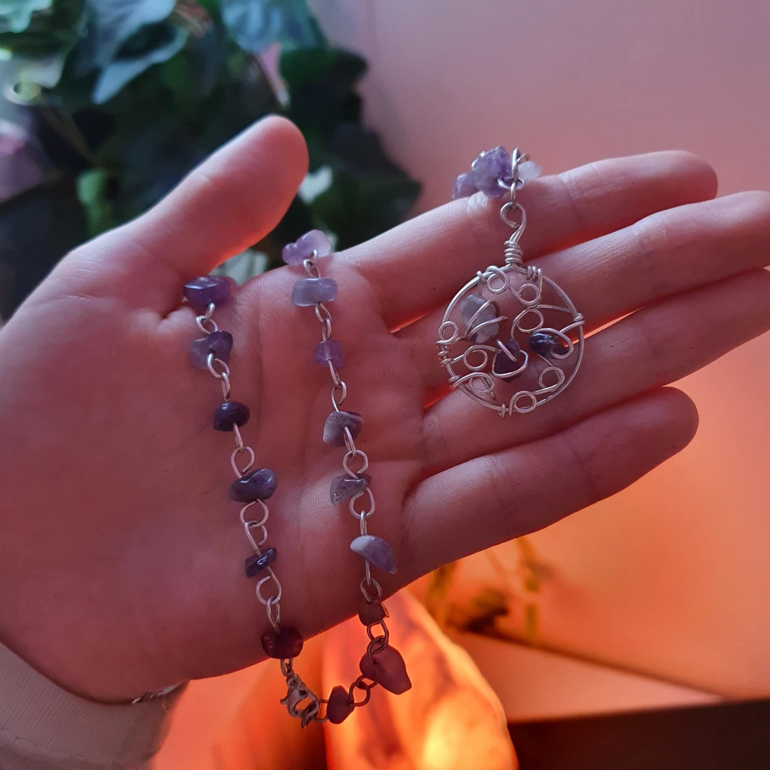 Halsband med fullmåne