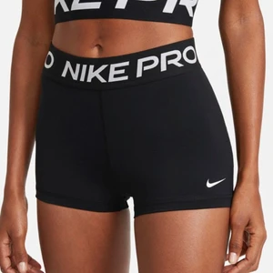 Nike Pro Shorts  - Hej, säljer nu mina Nike pro shorts då dom inte kommer till användning❤️Kom privat för egna bilder 
