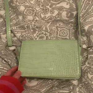 Jätte fin mint grön väska från FEMME❤️