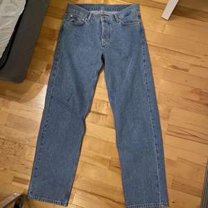 Sweet sktbs loose jeans. Jättebra skick i storlek w30 l32 köparen står för frakt 💚