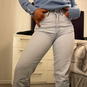 Weekday jeans blåa - Snygga jeans typ aldrig använda 