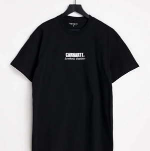 Carhartt t-shirt  - Carhartt t-shirt med ett skönt motiv, storlek Small x2 finns, helt nya i förpackning, butiskpris 650kr, mitt pris 150kr + frakt 