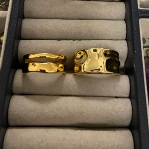 Guldpläterade sterling silver ringar  - Guldpläterade sterling silver ringar, stämplade 925. Oanvända. Justerbara så passar alla. 1 för 99 plus frakt (112:- sammanlagt).. Båda för 190 inkl frakt. 