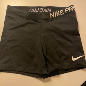 Nike shorts stlk.Knappt använda så i nyskick 😀