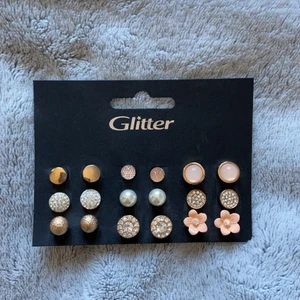 Örhängen - Jätte söta örhängen från Glitter❤️. Har inte kommit till användning och de är helt oanvända :)