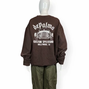 DePalma Los Angeles Hoodie - Cool men’s hoodie i fint skick från DePalma Los Angeles. Storlek XXL. 80% bomull & 20% polyester. Ärmarna har rullats upp lite på bilderna.    Mått: Axel till axel 58cm, Ärmlängd 66cm, armhåla till armhåla 66cm, längd 72cm. Fri spårbar frakt.