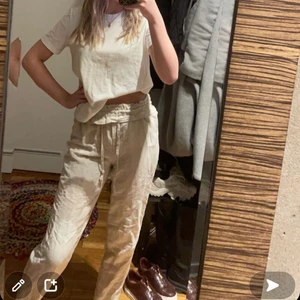 Fina linnebyxor - Fina linnebyxor i strl xs, passar perfekt till sommaren!💗