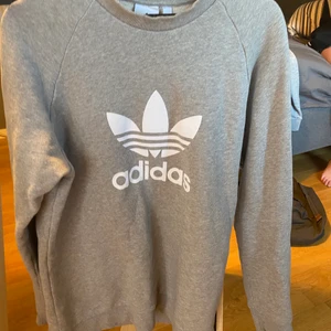 Adidas tröja - Tröja från adidas i nyskick , aldrig använda ✨