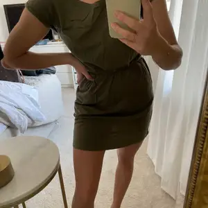 Militärgrön klänning från Hm🐸 