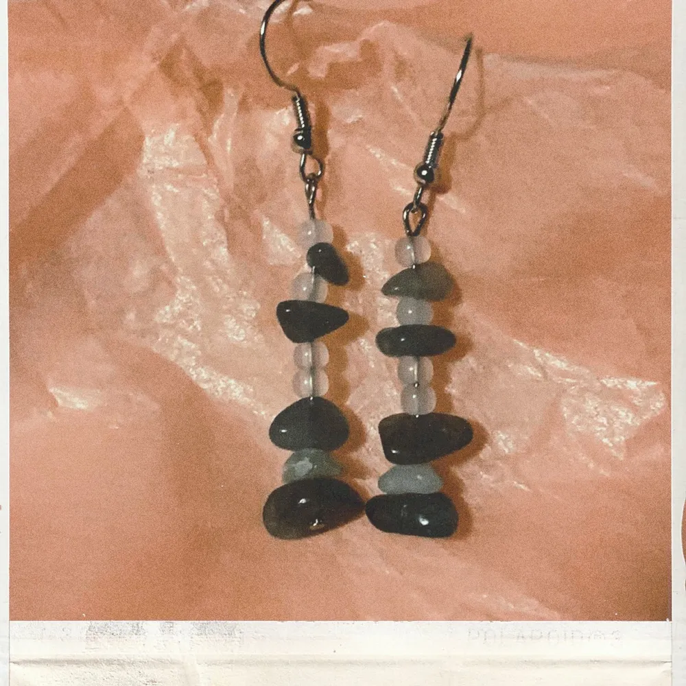 Natural stones earrings! Handmade. Contact this ad if you want a custom order.  Can make anything! . Accessoarer.