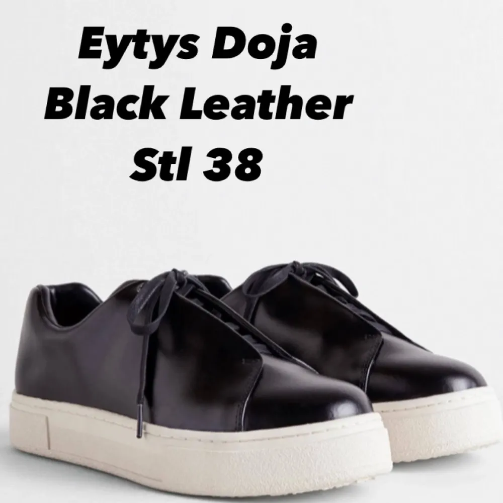 Underbara skor från Eytys som tyvärr va för små för mig, superfint skick, nypris ca 2000kr, kartong och dustbag ingår!🤩🤩. Skor.